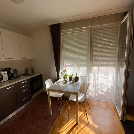 Heart Of The 아파트 Ni