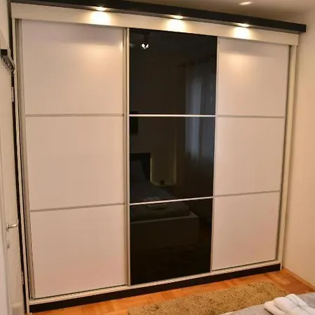 Heart Of The 아파트 Ni