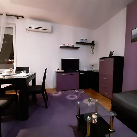 Heart Of The 아파트 Ni