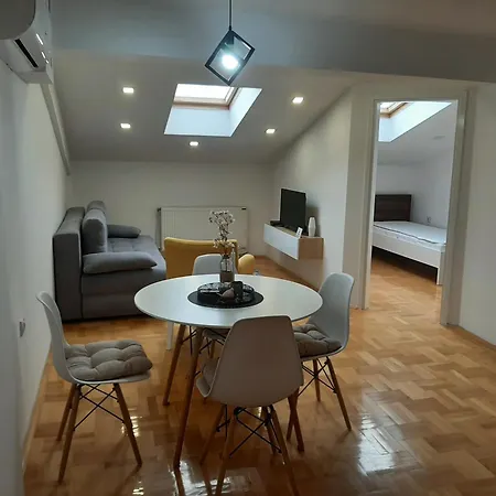 Heart Of The 아파트 *